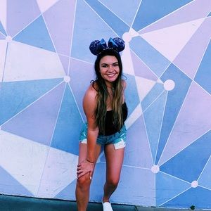 Meet your Posher, Alexis